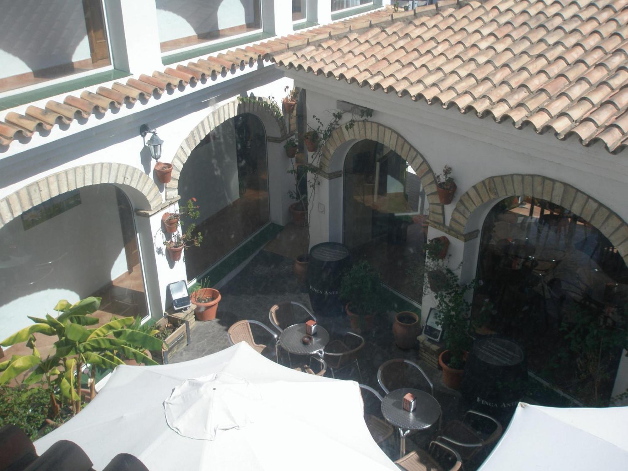 Hotel Cortijo Los Gallos チクラナ・デ・ラ・フロンテーラ エクステリア 写真
