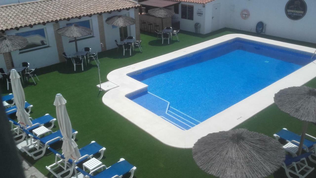 Hotel Cortijo Los Gallos チクラナ・デ・ラ・フロンテーラ エクステリア 写真